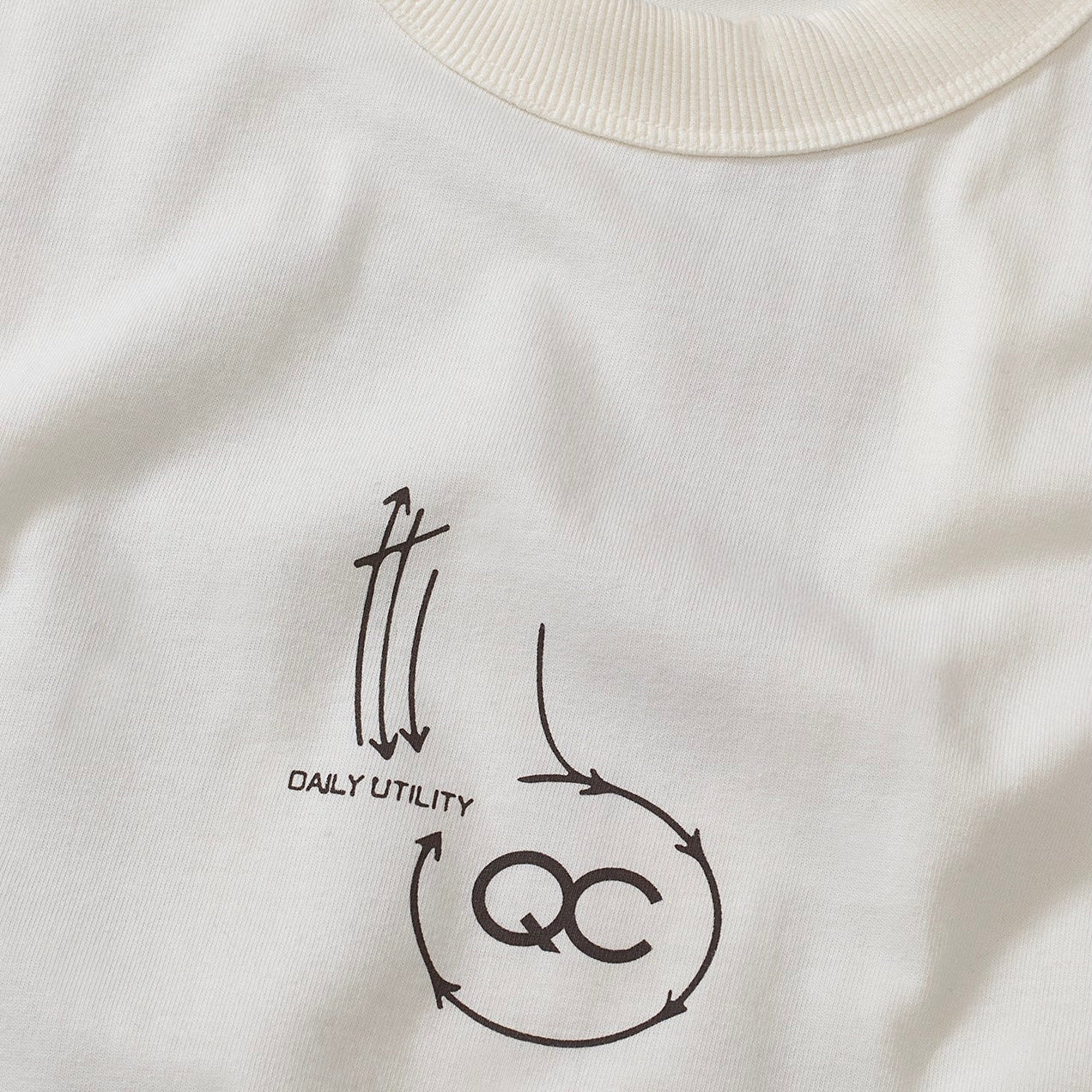 CAMISETA QC GENES BOXY OFF WHITE