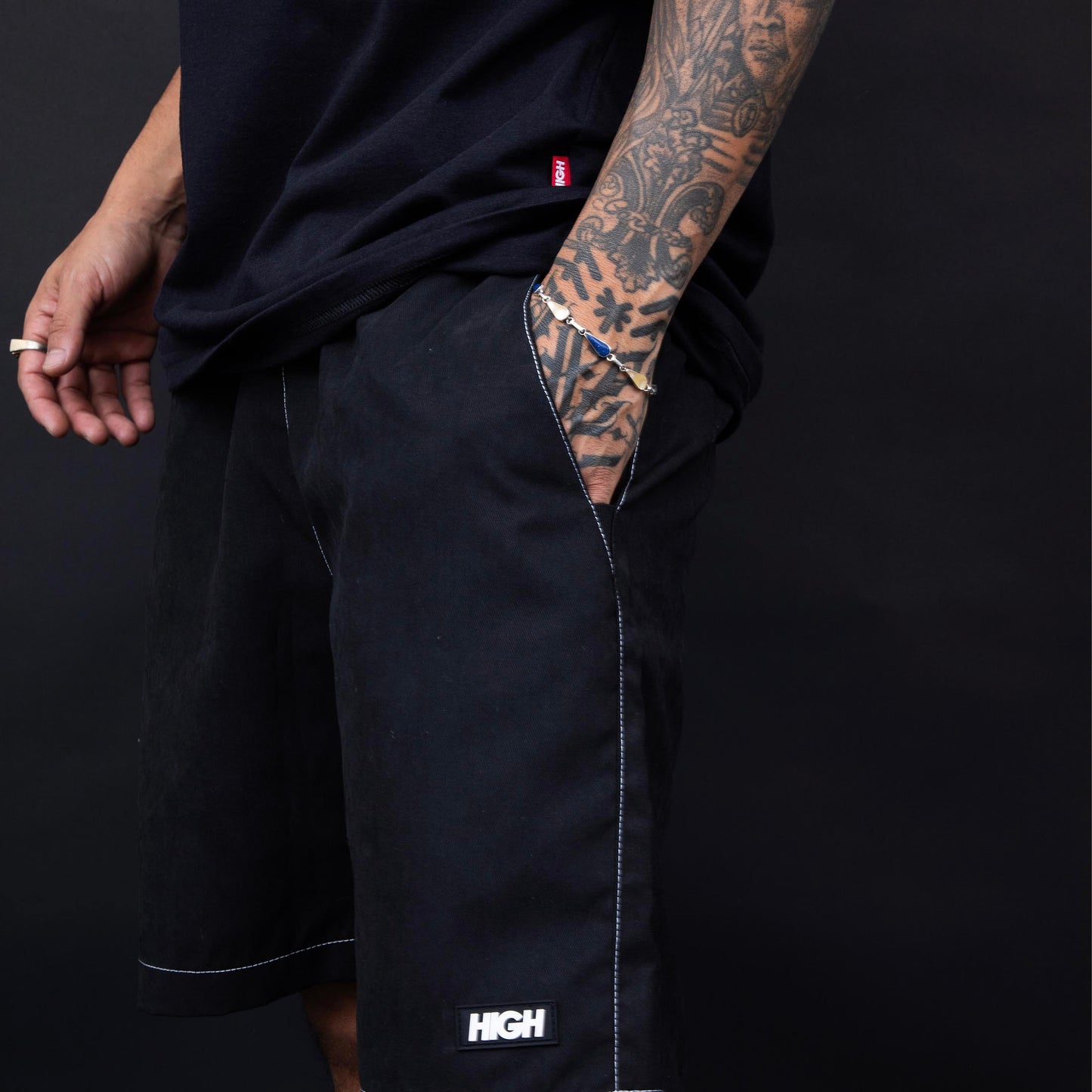 High Company Shorts Colored Black