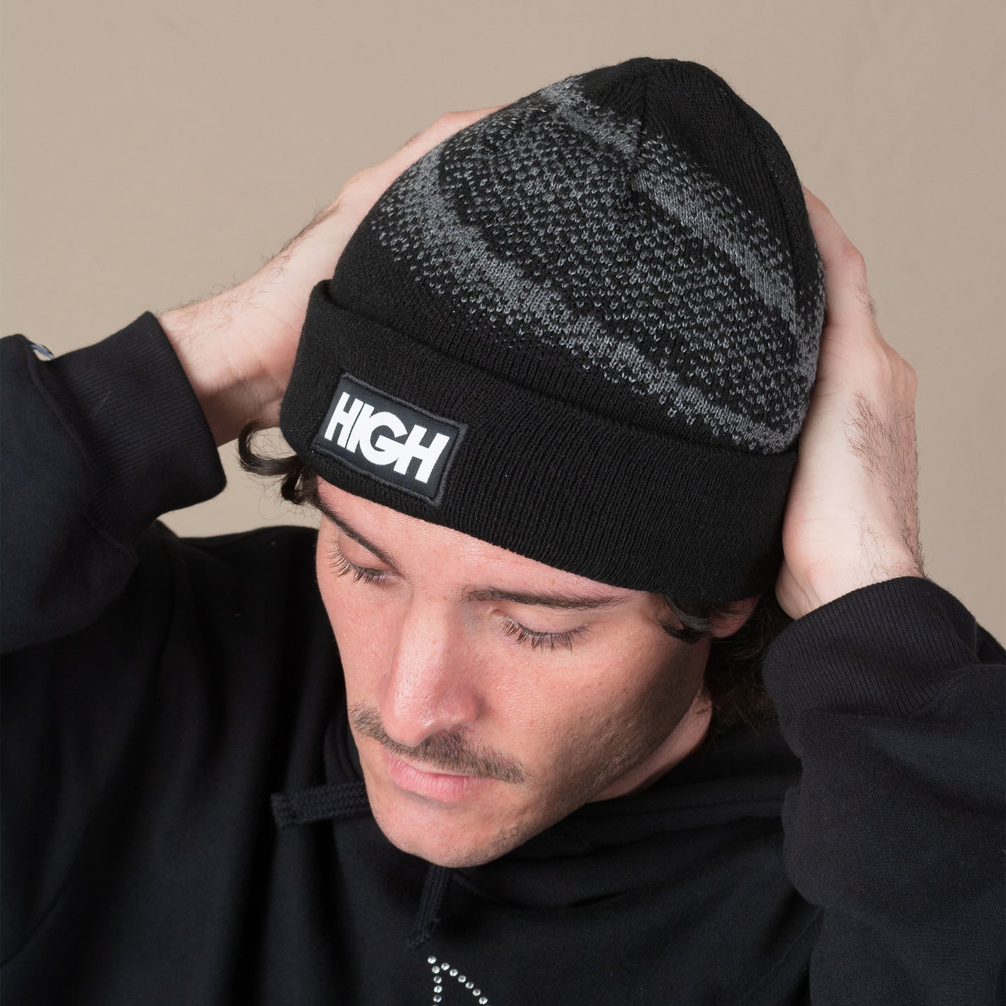 High Company Beanie Gradient Black