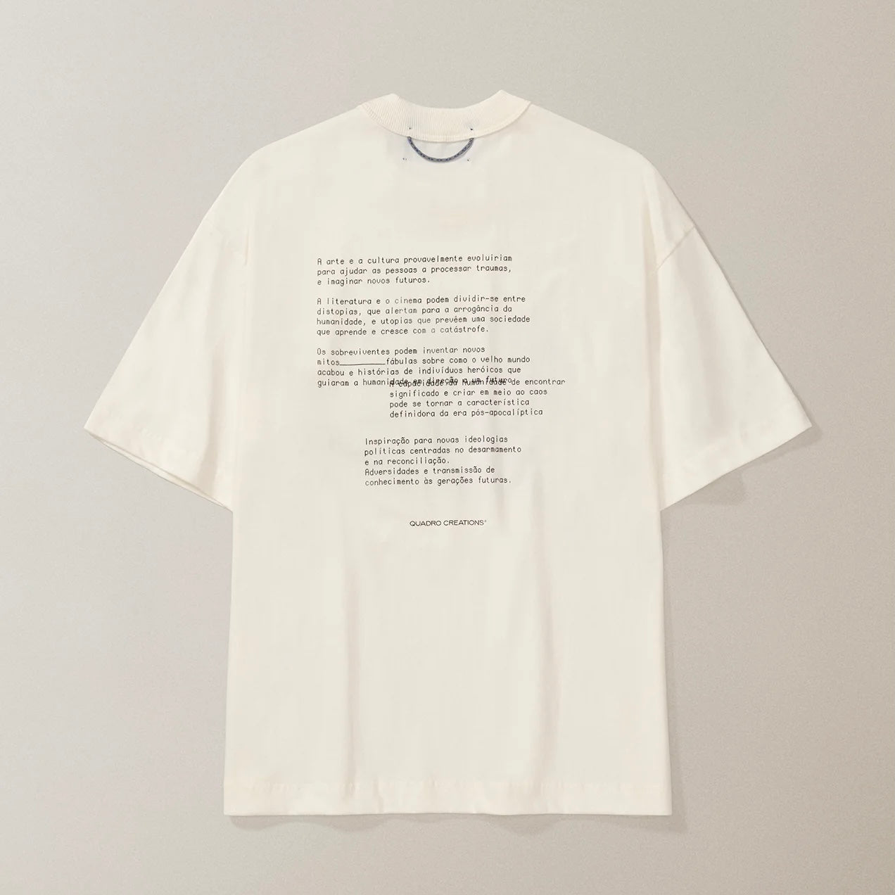 CAMISETA QC 24 DE OUTUBRO BOXY OFF WHITE