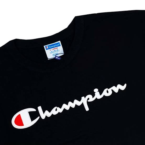 Champion Tee Script Patch Logo Preta